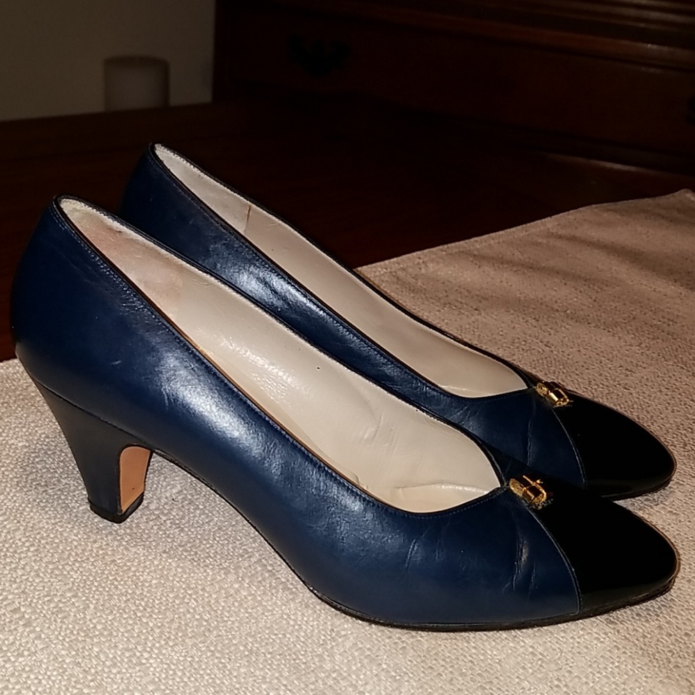 FERRAGAMO Cap Toe Heel - Picture 2 of 8